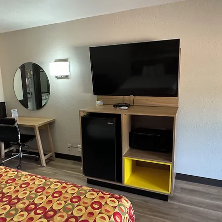 Days Inn By Wyndham Longview South-2