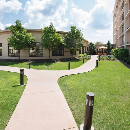Courtyard By Marriott Canton-2