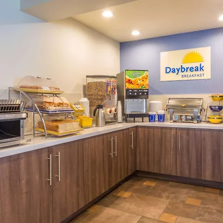 Days Inn & Suites By Wyndham East Flagstaff-3