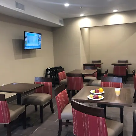 Comfort Inn & Suites Orange County John Wayne Airport-3