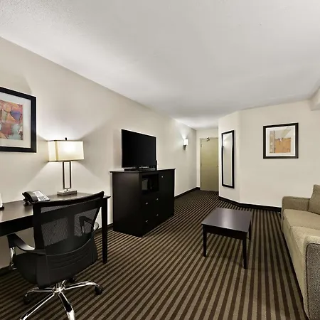 Best Western Plus Toronto North York Hotel & Suites-2