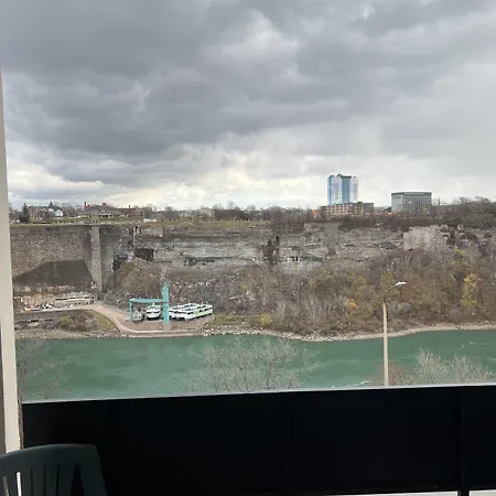 Travelodge By Wyndham Niagara Falls Fallsview-2