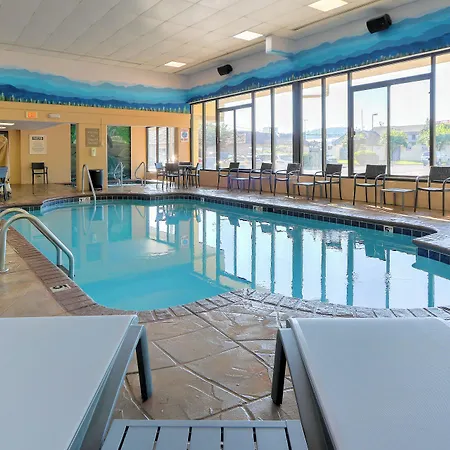 Comfort Inn & Suites At Dollywood Lane-2