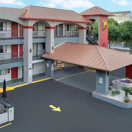 Super 8 By Wyndham Austin University/Downtown Area-3