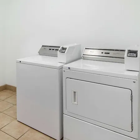 Quality Inn & Suites Albuquerque North Near Balloon Fiesta Park-3