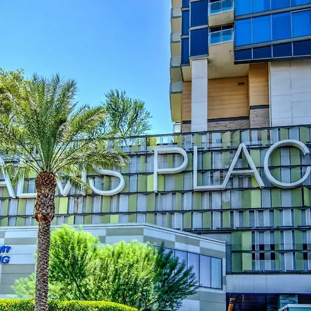 Luxury Suites At Palms Place-3