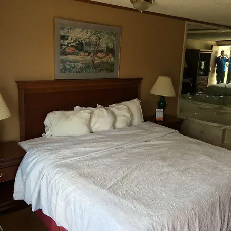 Travelodge By Wyndham Monroe-3