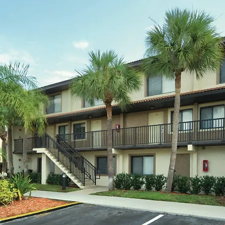 Club Wyndham Orlando International-3