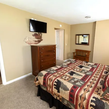 2 Blocks To Parkway! 5Br3Ba Ranch Whot Tub Free Attraction Tickets-2