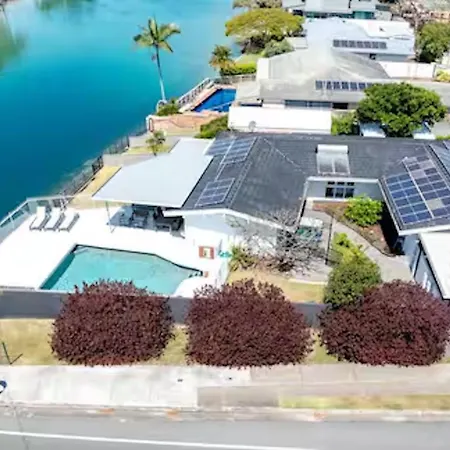 Spacious Palm Beach Home Near Creek, Beach & Cafes-3