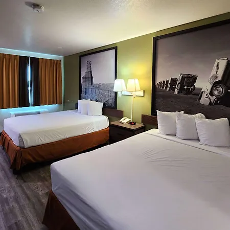 Super 8 By Wyndham Austin North/University Area-3