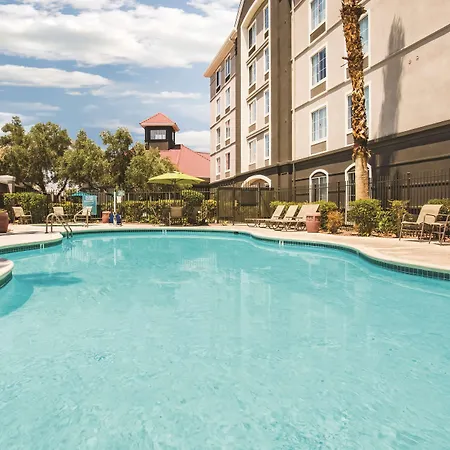 La Quinta By Wyndham Las Vegas Summerlin Tech-3