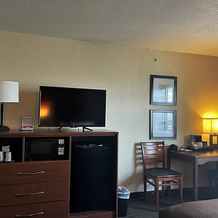 Quality Inn Petoskey-2