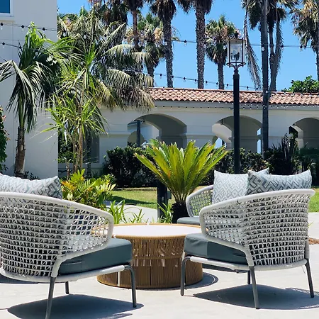 Hilton Garden Inn Carlsbad Beach-3