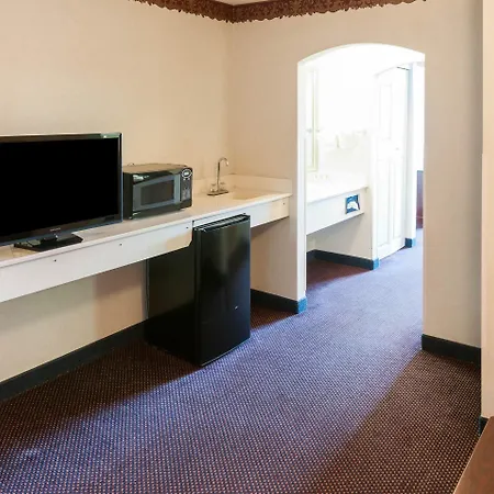 Quality Suites Albuquerque Airport-3