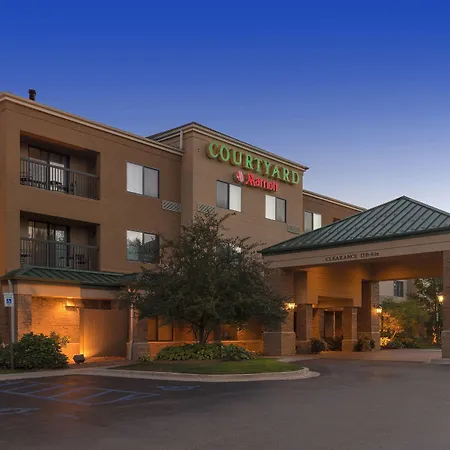 Courtyard By Marriott Traverse City-3