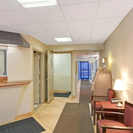 Super 8 By Wyndham Long Island City Lga Hotel-3