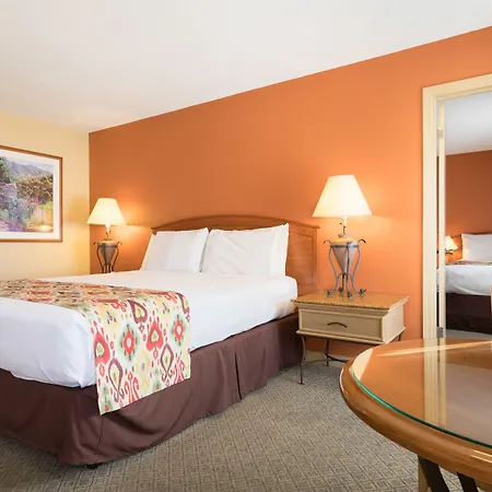 Sandpiper Lodge - Santa Barbara-2