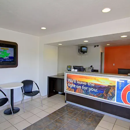 Motel 6 Old Town Scottsdale Fashion Square-3