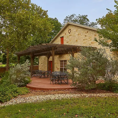 Fredericksburg Inn And Suites-3