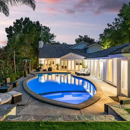Private 5 Bedroom 6 Bathroom Encino Estate With Pool And Jacuzzi-3