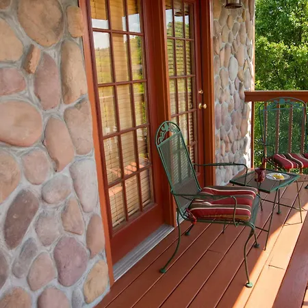Berry Springs Lodge-3