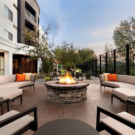Courtyard Missoula-3