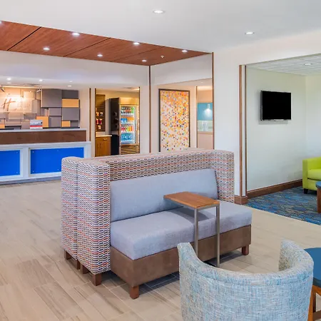 Holiday Inn Express Hotel & Suites Bismarck By Ihg-2