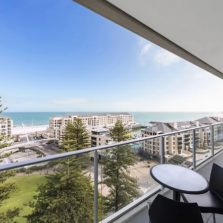 Oaks Glenelg Liberty Suites-2
