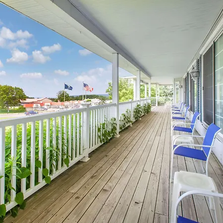 Days Inn By Wyndham Petoskey-3