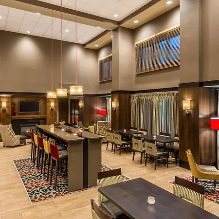 Hampton Inn & Suites Columbus Polaris-3