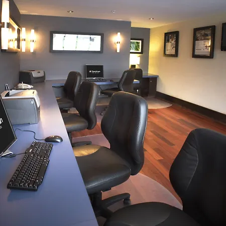 Sandman Hotel & Suites Winnipeg Airport-3