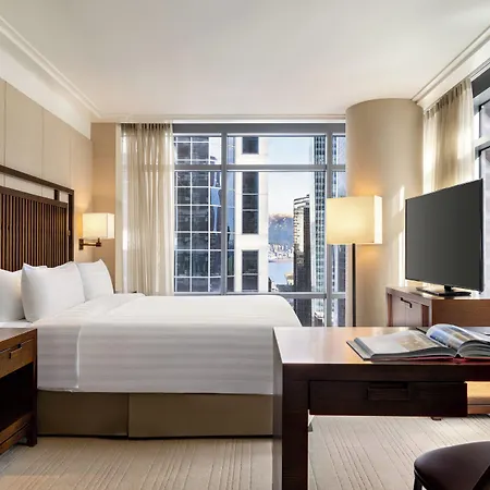 Hyatt Vancouver Downtown Alberni-3