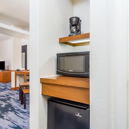 Fairfield Inn And Suites By Marriott Madison East-2