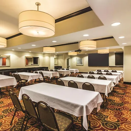 La Quinta By Wyndham Fargo-Medical Center-3