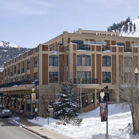The Caledonian By All Seasons Resort Lodging-2