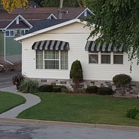 Black Hawk Motel & Suites-3