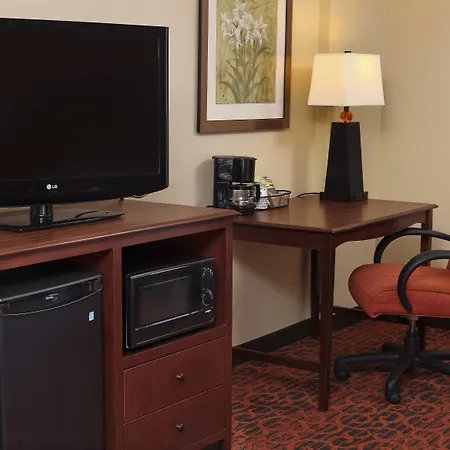 Hampton Inn & Suites Fargo Medical Center-2