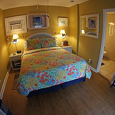 Seascape Tropical Inn (Adults Only)-3
