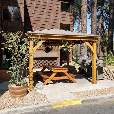 Getaways At Snow Lake Lodge-2