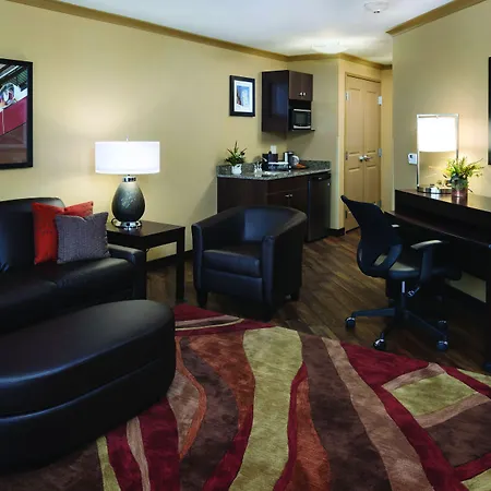 Clubhouse Hotel & Suites Fargo-2