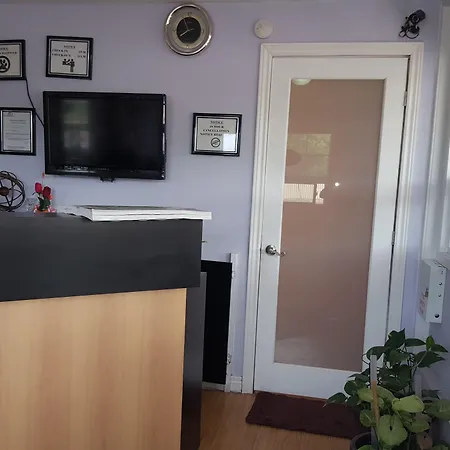 Niagara Inn & Suites-2