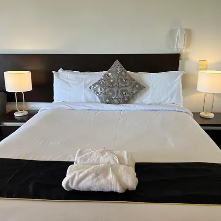 Paxsafe Sydney Hyde Park Private Apartments - Roof Top Retreat & Pool-3