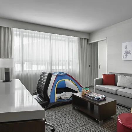 Calgary Airport Marriott In-Terminal Hotel-2