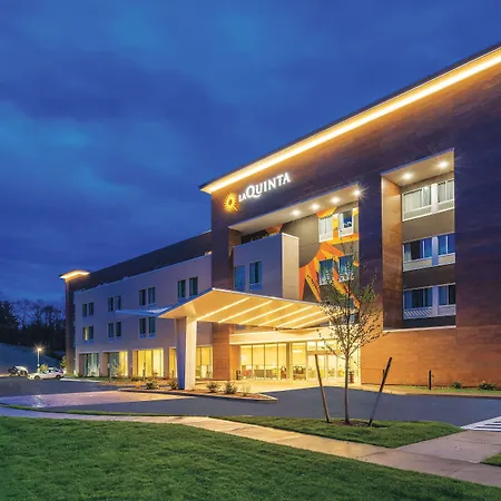 La Quinta Inn & Suites By Wyndham Clifton Park Saratoga Area 1749 Route 9-2