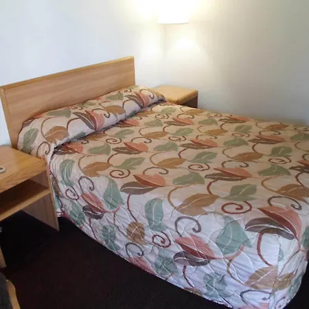 Ez 8 Motel Newark-3