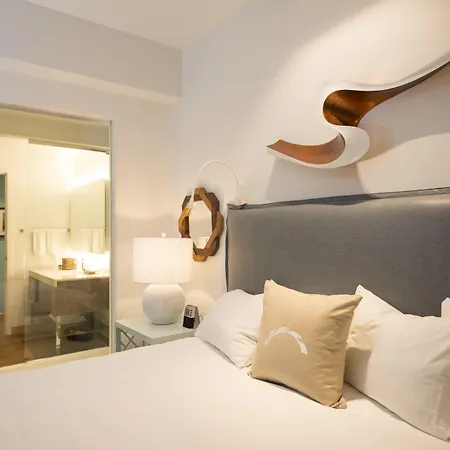 Hyatt Centric Waikiki Beach-3