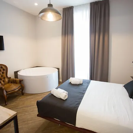 Ara Suite-3