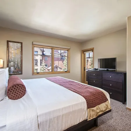 Grand Timber Lodge-3