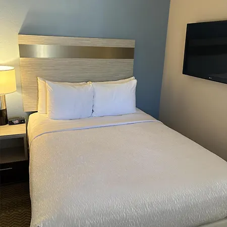 Surestay Innsuites Phoenix Hotel & Suites By Best Western-2